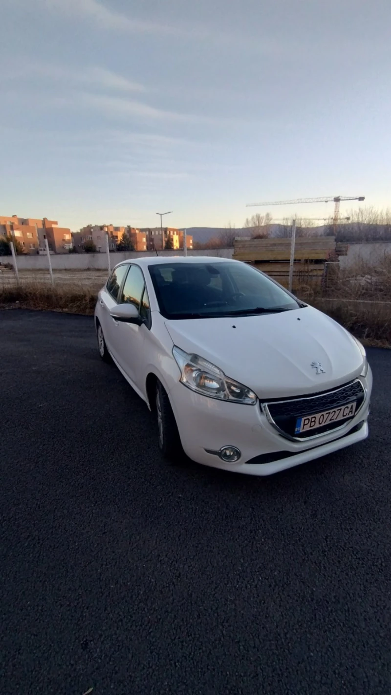 Peugeot 208, снимка 1 - Автомобили и джипове - 48351793