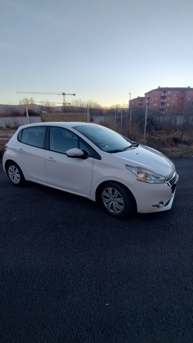 Peugeot 208, снимка 8 - Автомобили и джипове - 48351793