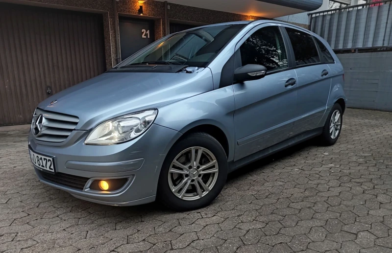 Mercedes-Benz B 180, снимка 2 - Автомобили и джипове - 48433885