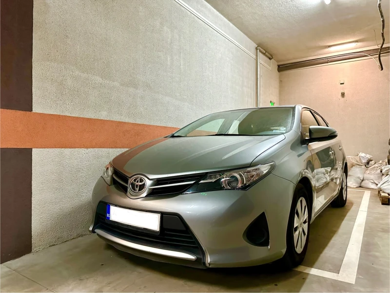 Toyota Auris, снимка 11 - Автомобили и джипове - 48613730