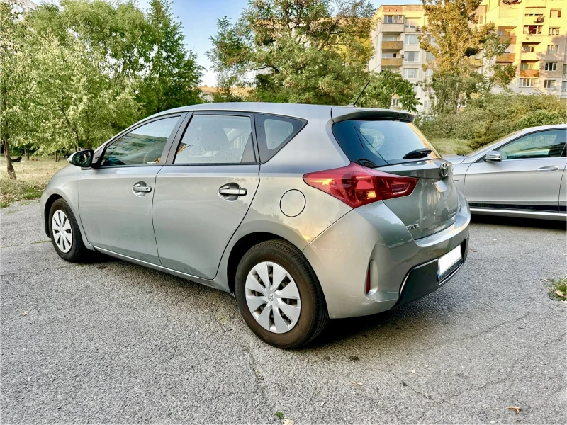 Toyota Auris, снимка 2 - Автомобили и джипове - 48613730