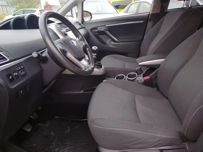 Toyota Verso 1.6, темпомат, камера, 6 скорости , снимка 12 - Автомобили и джипове - 52463353