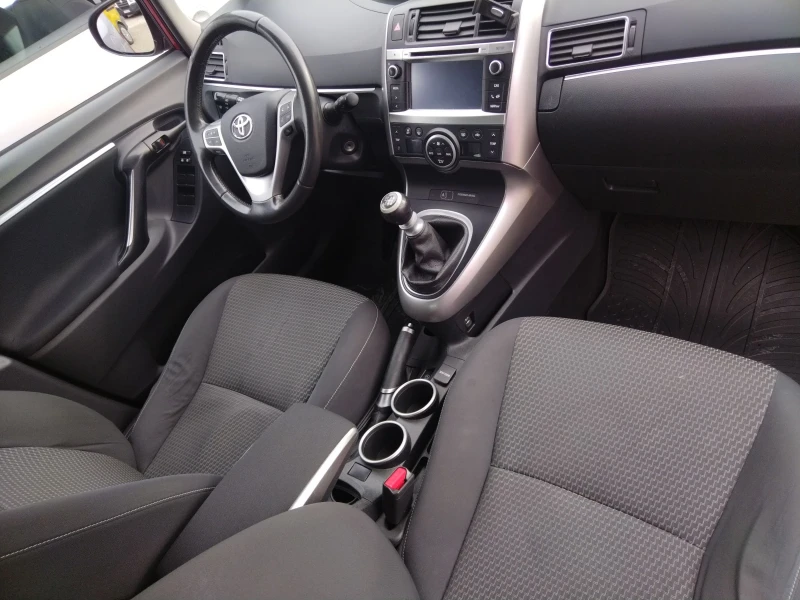 Toyota Verso 1.6, темпомат, камера, 6 скорости , снимка 15 - Автомобили и джипове - 52463353