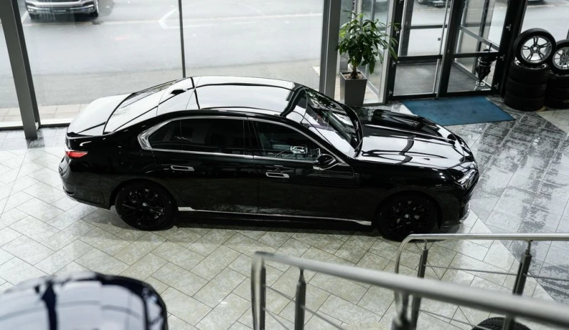 BMW i7 xDrive60, снимка 4 - Автомобили и джипове - 53030810