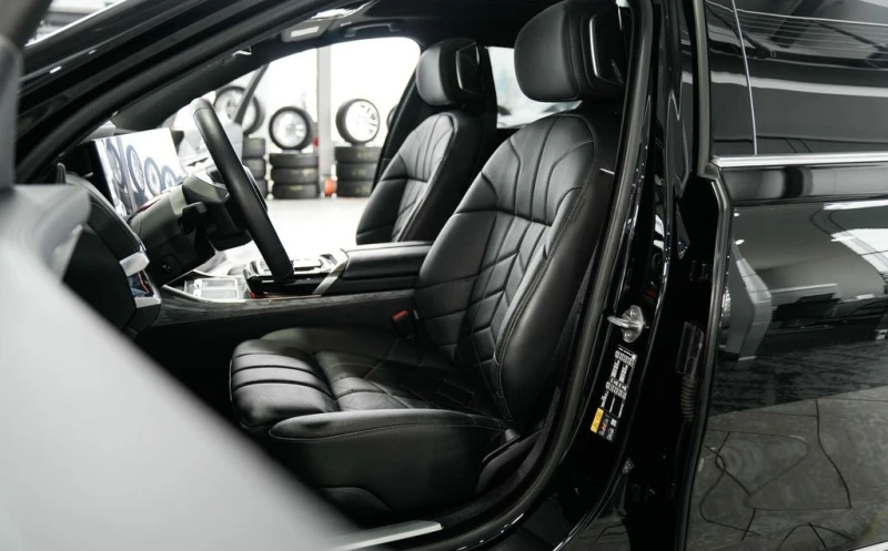 BMW i7 xDrive60, снимка 7 - Автомобили и джипове - 53030810