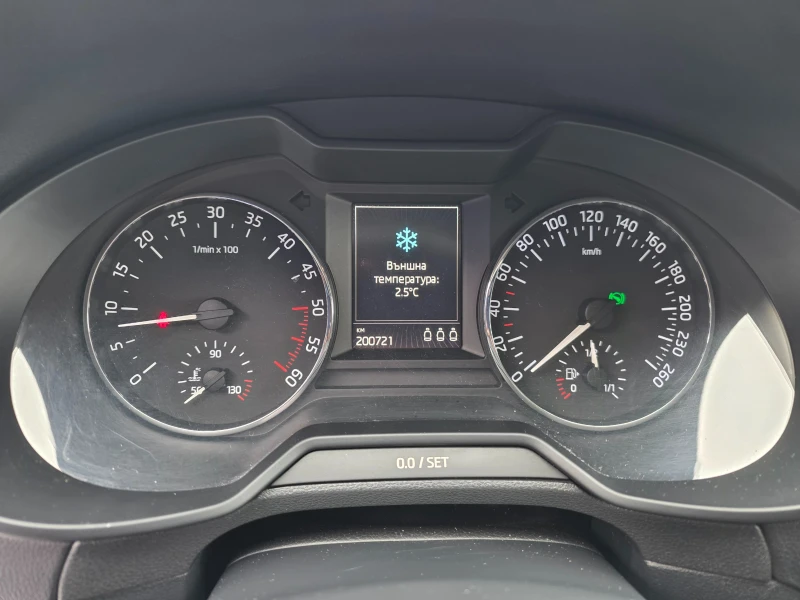 Skoda Octavia, снимка 10 - Автомобили и джипове - 53361088