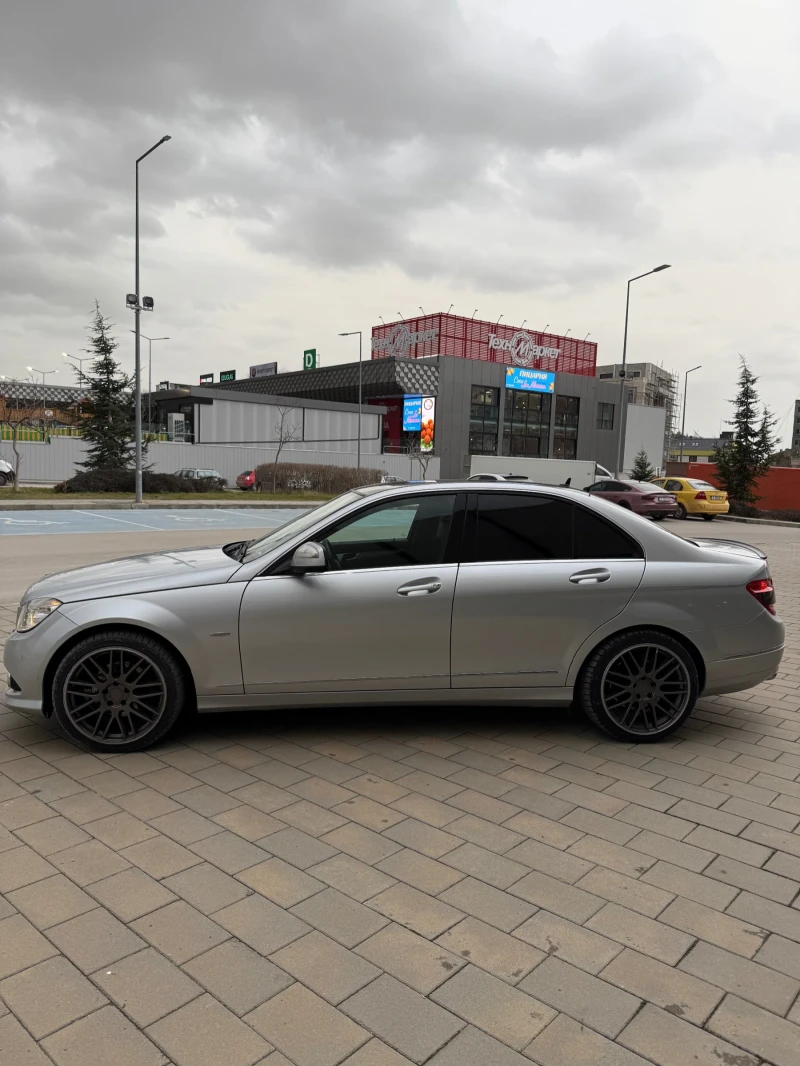 Mercedes-Benz C 220, снимка 3 - Автомобили и джипове - 53561001