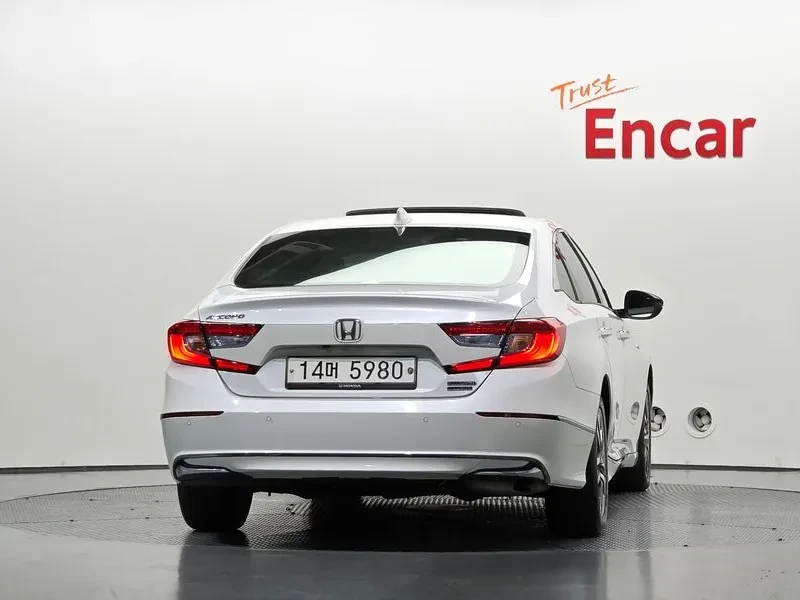 Honda Accord 2.0 Hybrid - САМО 30% АВАНС!, снимка 7 - Автомобили и джипове - 55936570