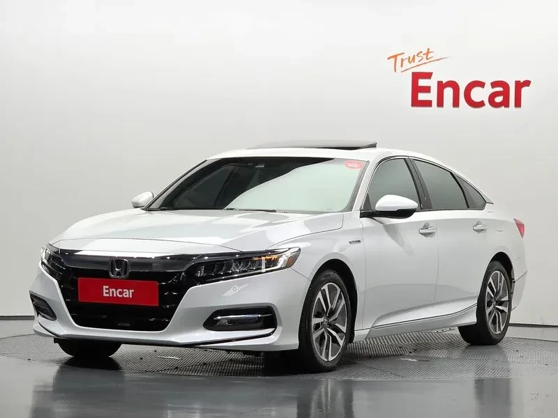 Honda Accord 2.0 Hybrid - САМО 30% АВАНС!