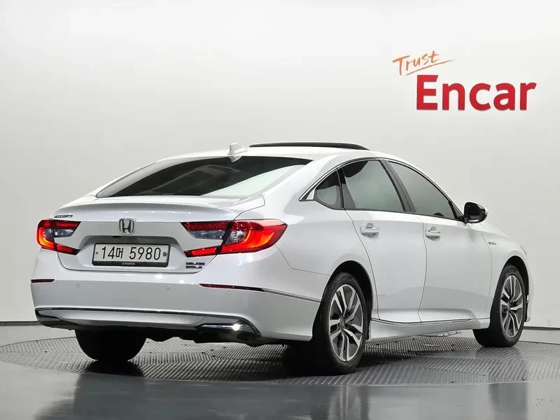 Honda Accord 2.0 Hybrid - САМО 30% АВАНС!, снимка 3 - Автомобили и джипове - 55936570