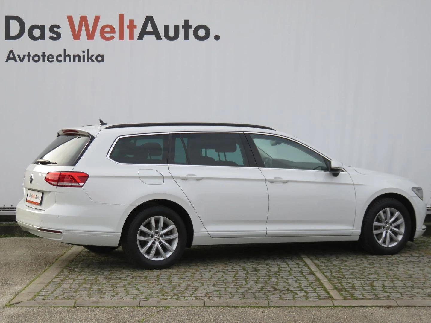 VW Passat Comfortline 2.0TDI BMT - изображение 2