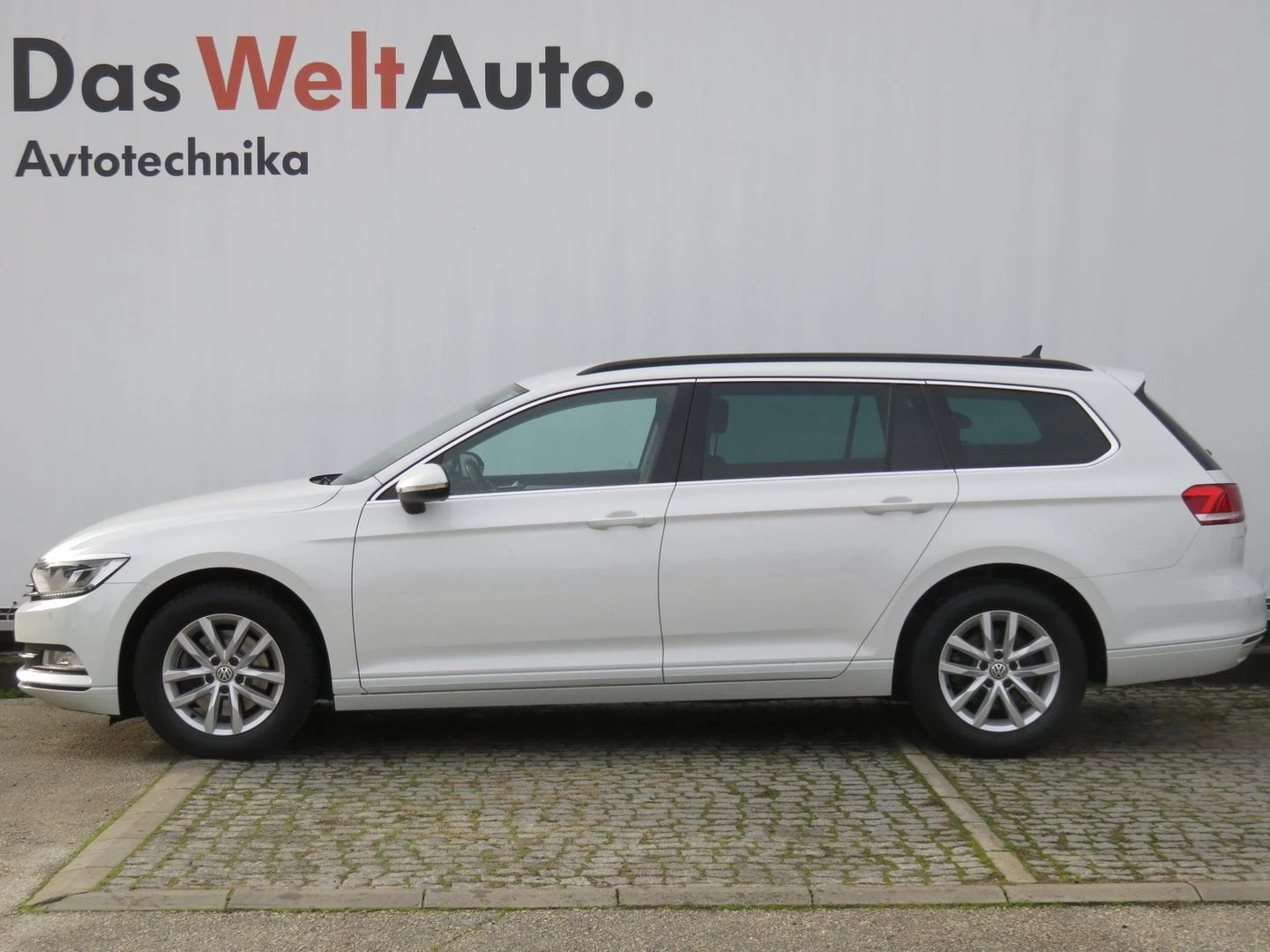 VW Passat Comfortline 2.0TDI BMT - изображение 3