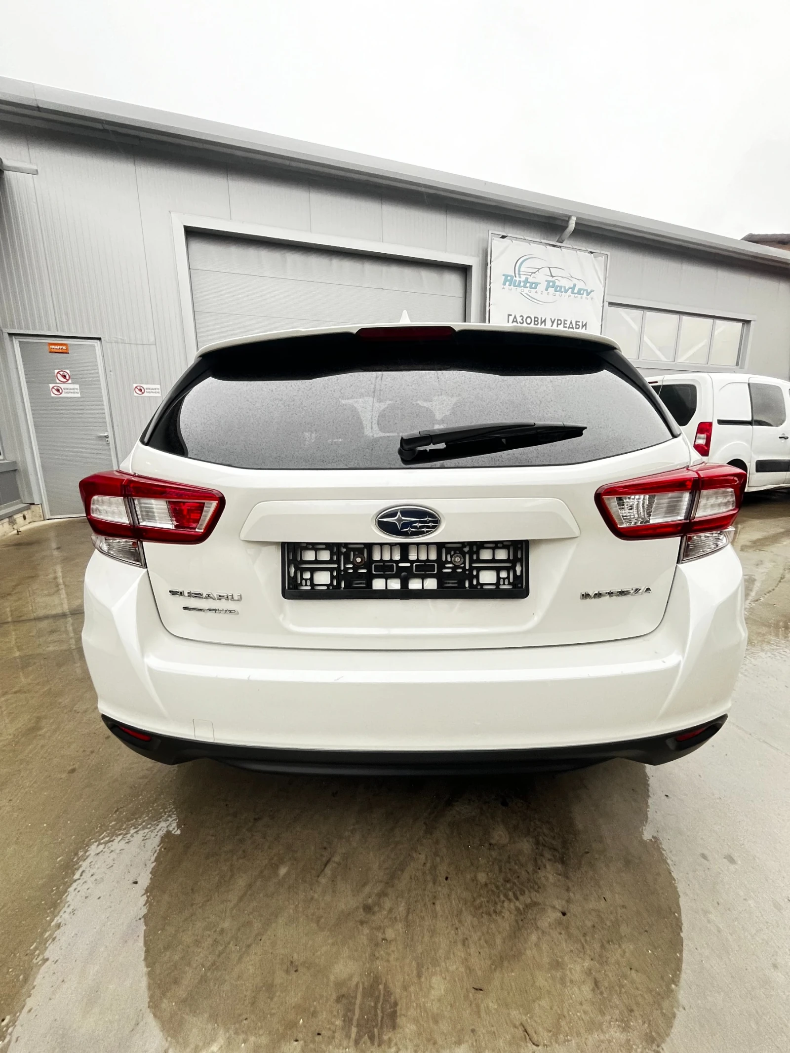 Subaru Impreza 2.0 AWD Sport 4X4 - изображение 8