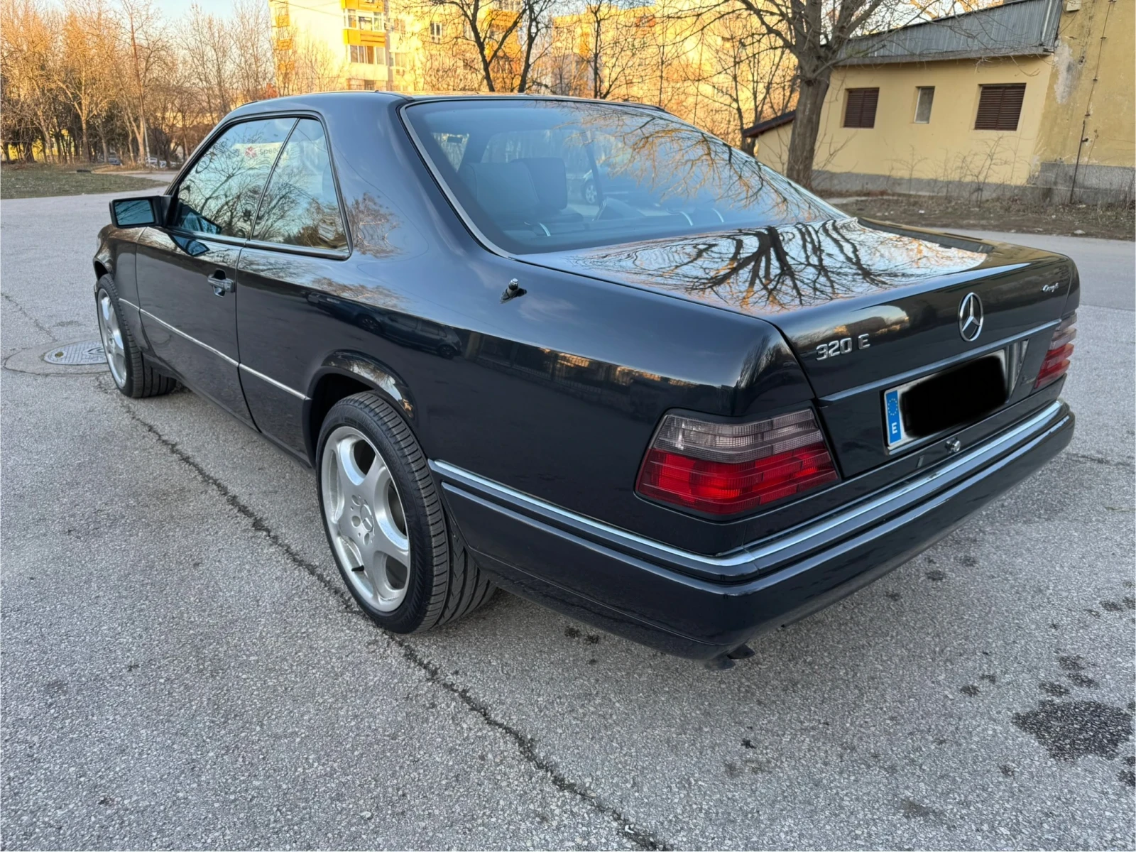 Mercedes-Benz E 320 E320i Coupe - изображение 4