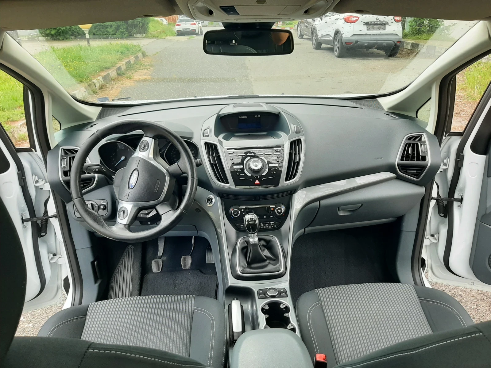 Ford Grand C-Max  - изображение 8