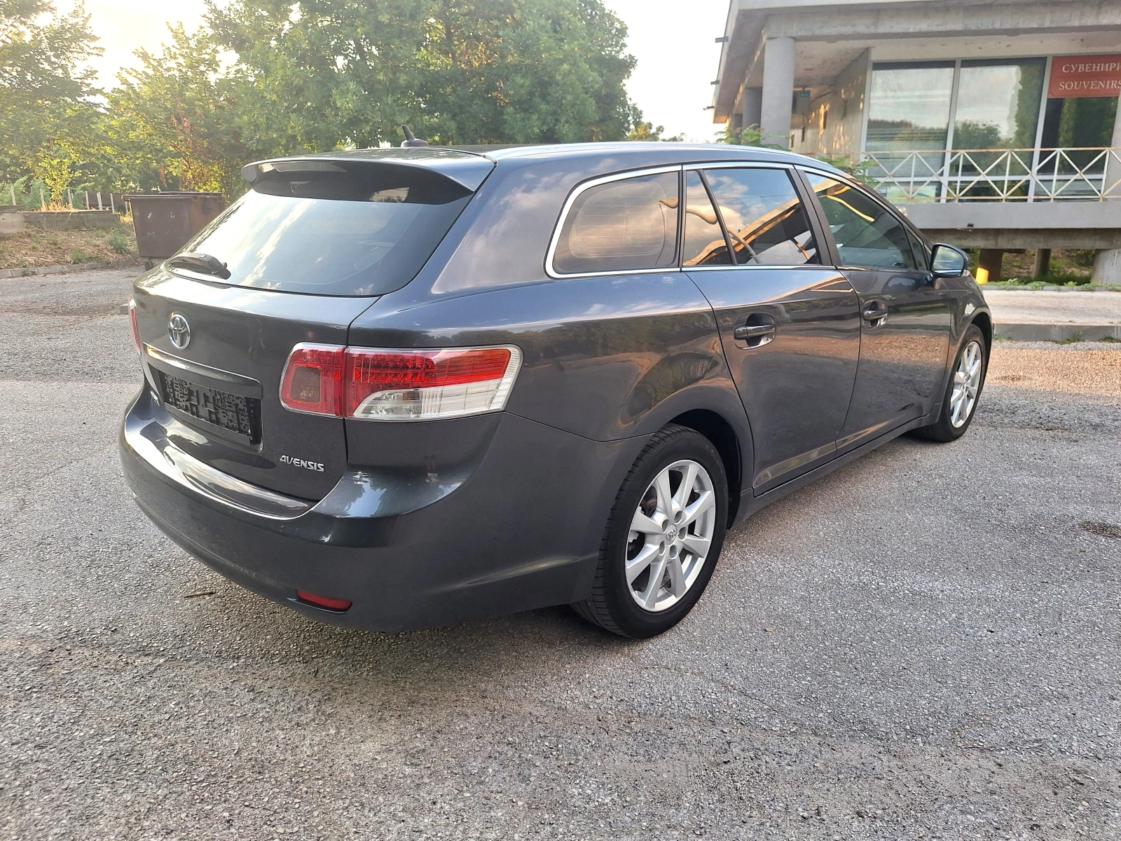 Toyota Avensis 2.0 126к.с.  - изображение 2