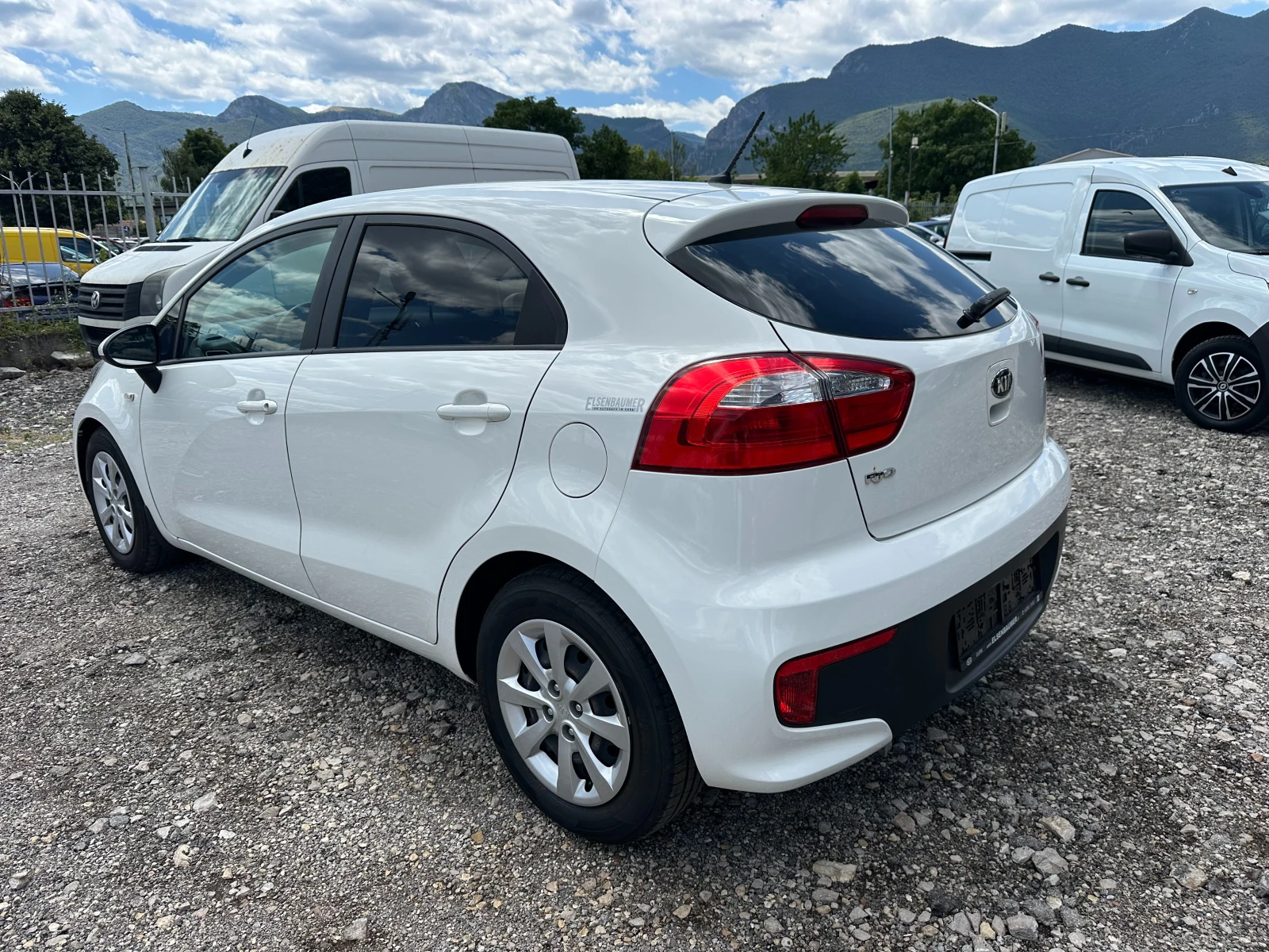 Kia Rio 1.25i 69kc - изображение 3