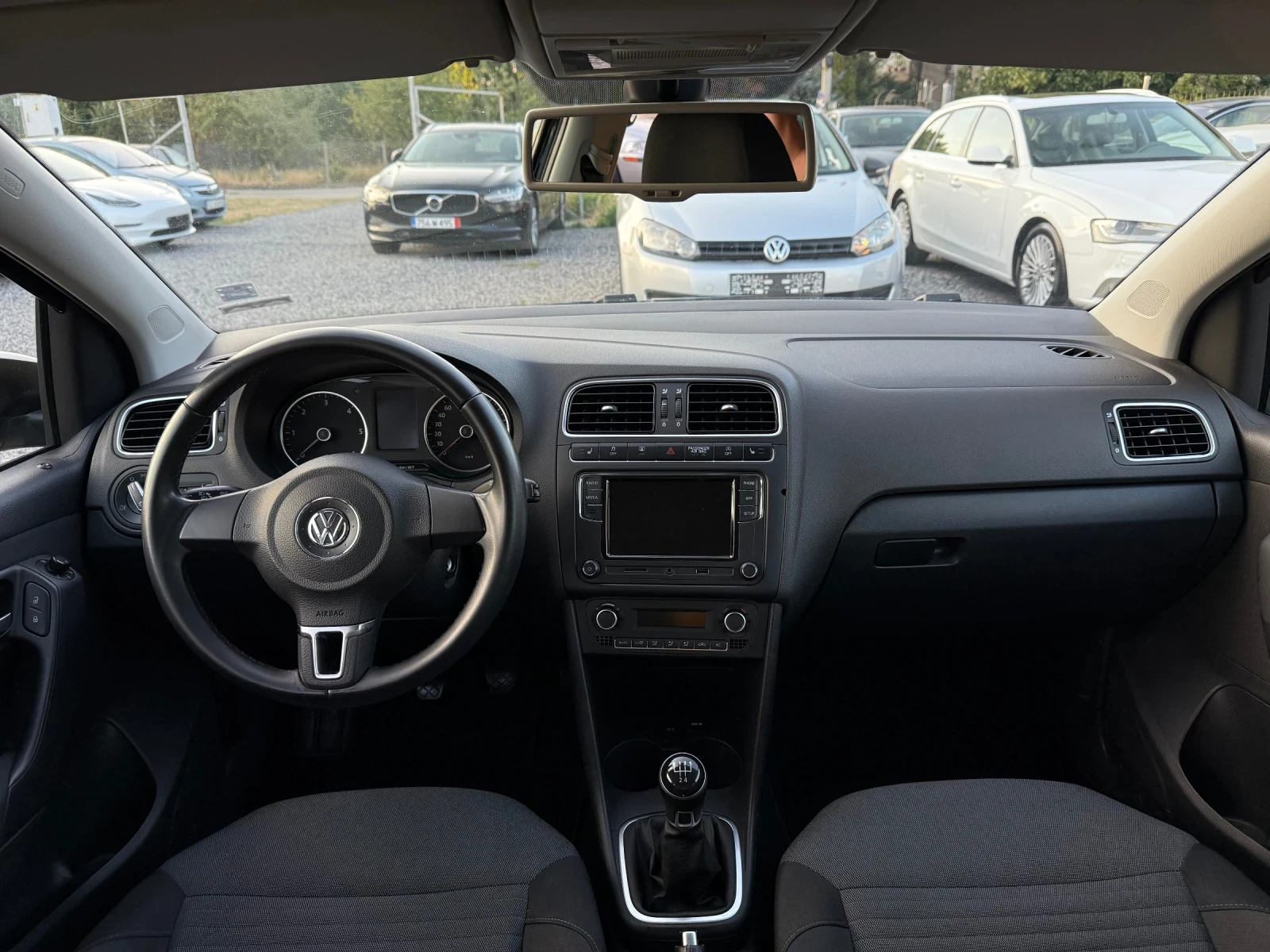 VW Polo 1.6 TDI (90кс) 2013г. Еuro5 Регистриран Обслужен - изображение 10