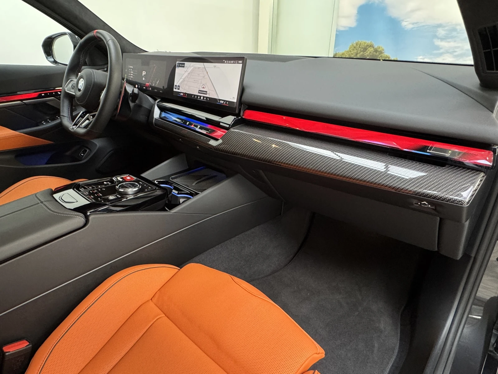 BMW M5 ACC Sitzlüftung Drivers Carbon Ext. B&W | Mobile.bg   15