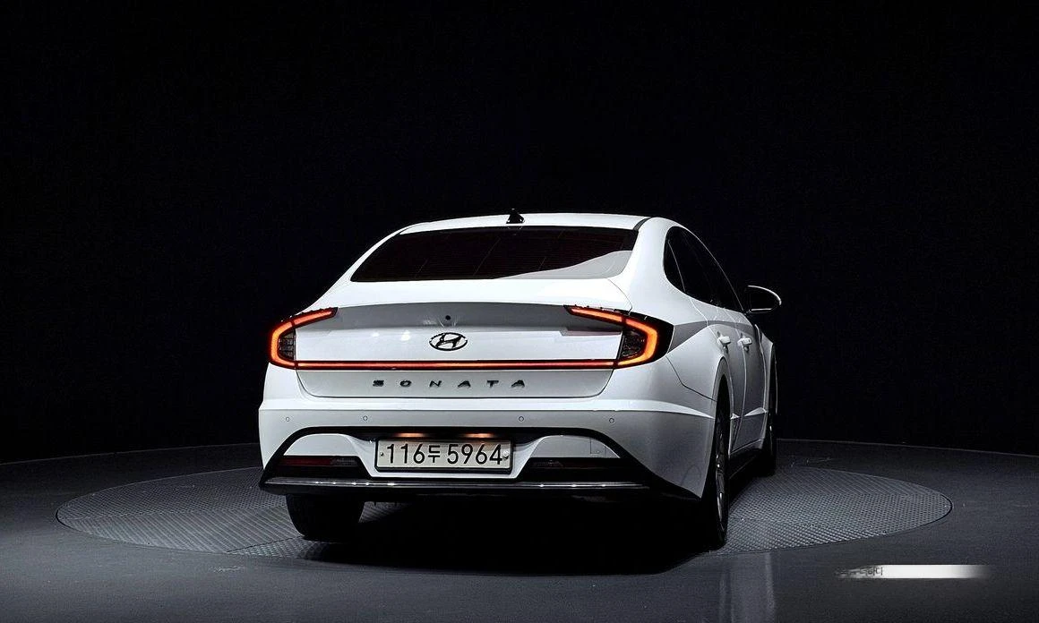 Hyundai Sonata 2.0 LPG Style * НАЙ-ДОБРА ЦЕНА В БЪЛГАРИЯ*  - изображение 4