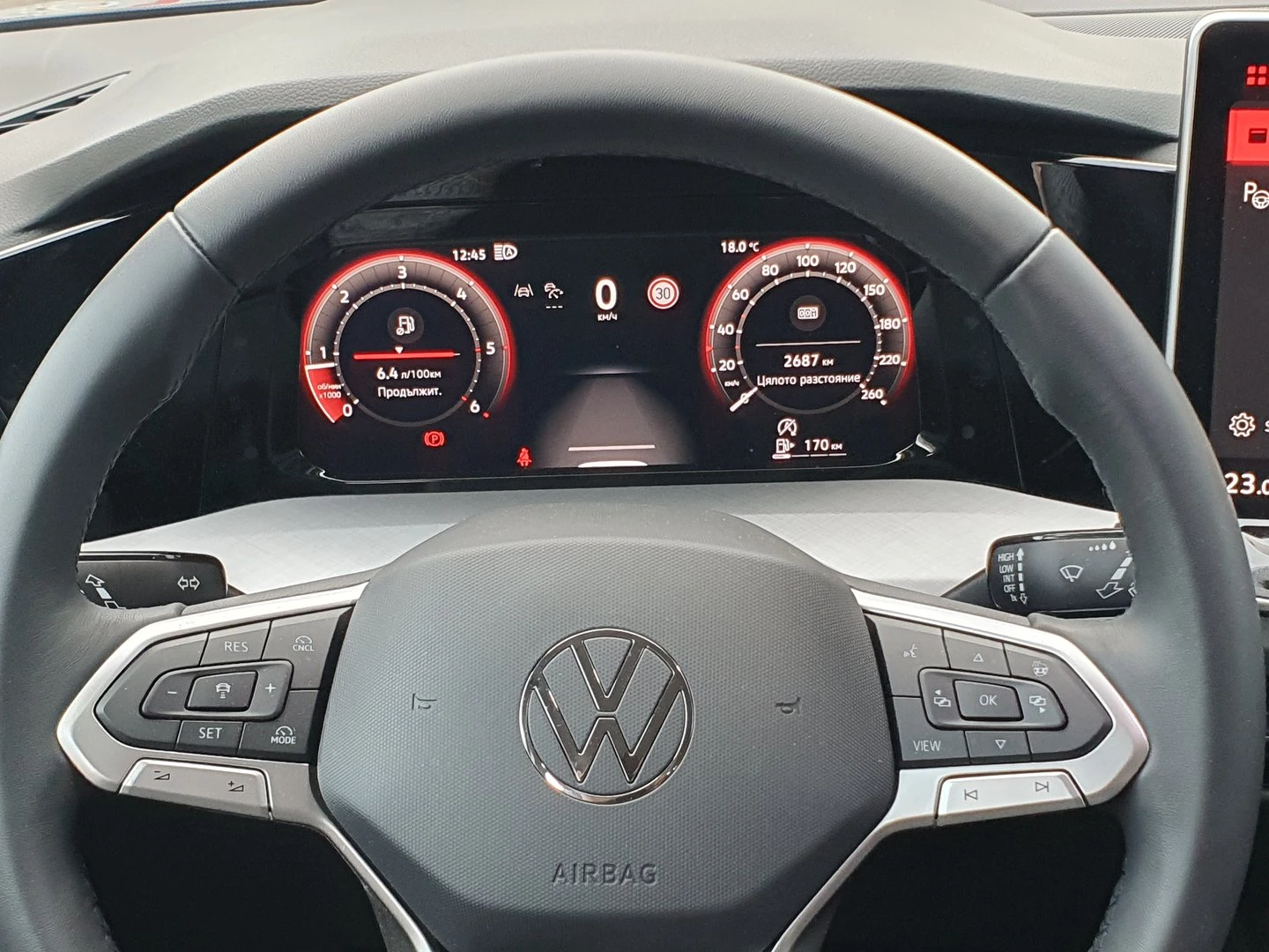 VW Golf 8 Life 2.0 TDI SCR - изображение 7