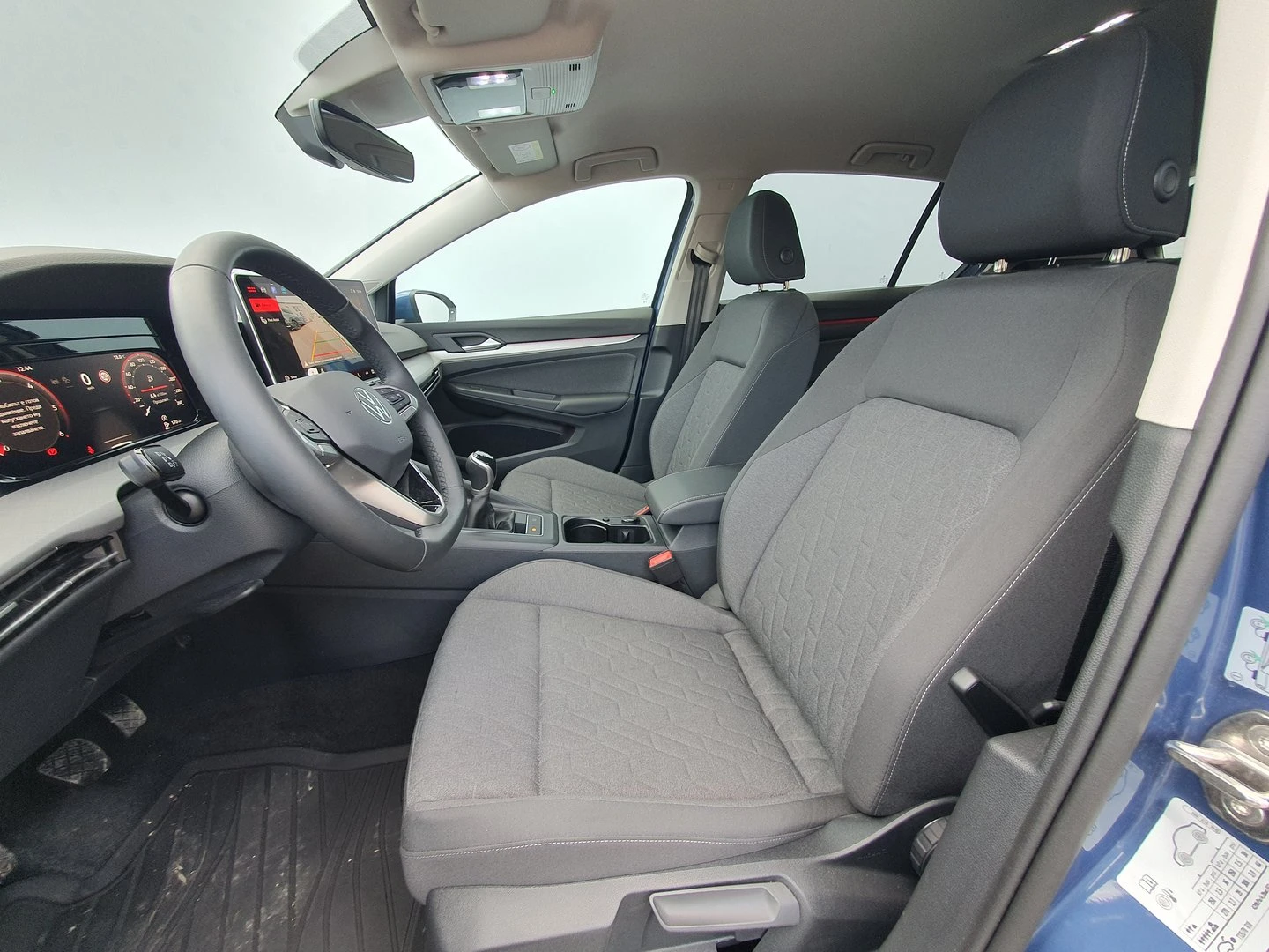 VW Golf 8 Life 2.0 TDI SCR - изображение 4