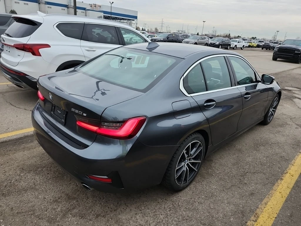 BMW 330 * 330E XDRIVE * CARFAX *    | Mobile.bg   3