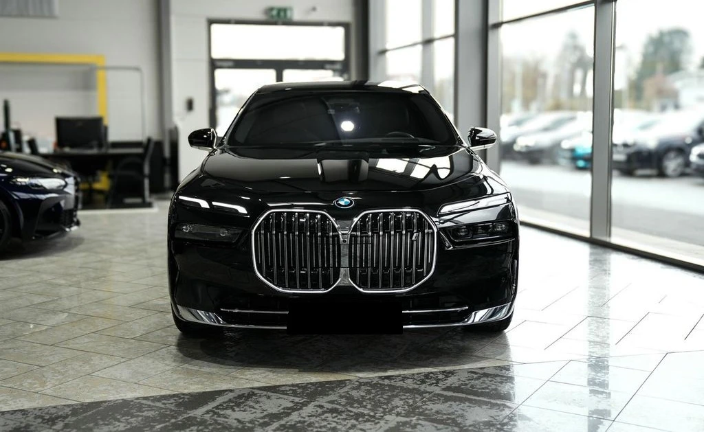 BMW i7 xDrive60 - изображение 2