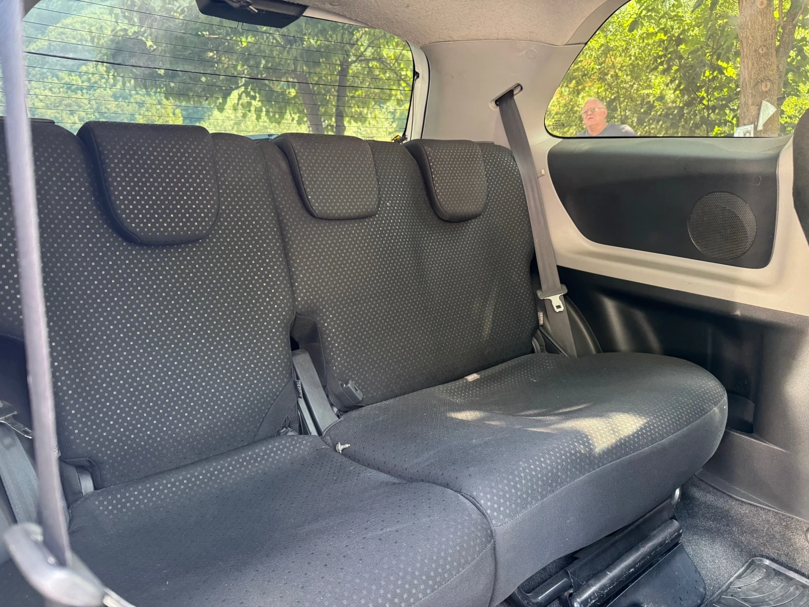 Toyota Yaris 1.4 - изображение 6