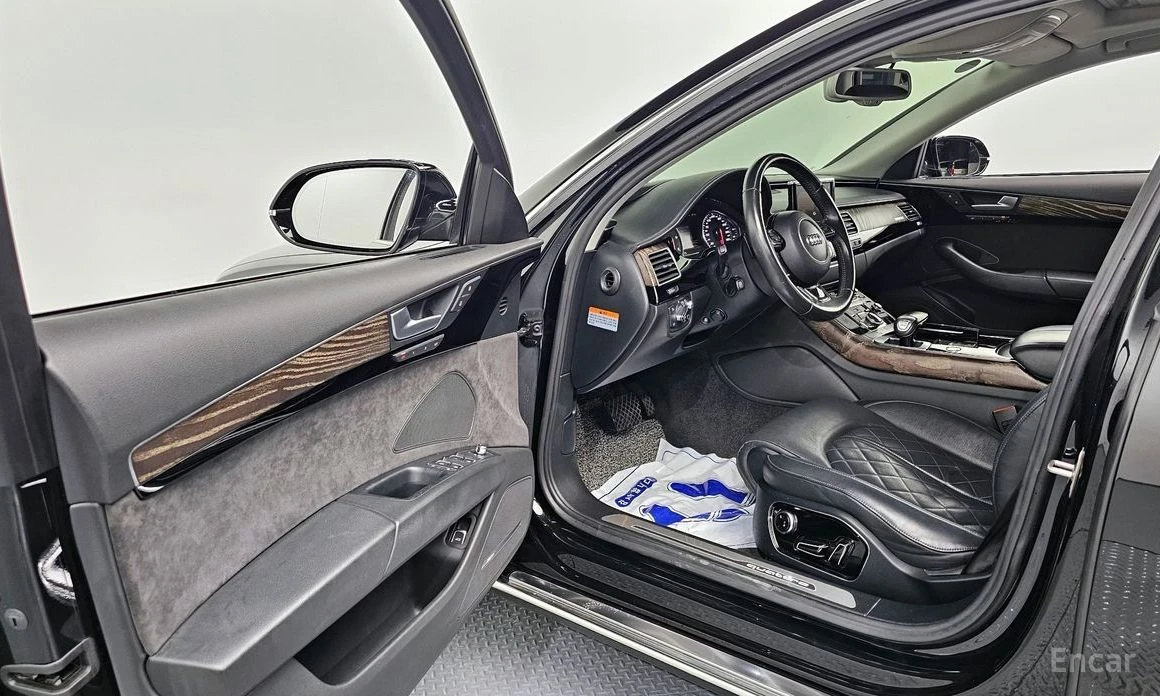 Audi A8, снимка 10 - Автомобили и джипове - 53760353