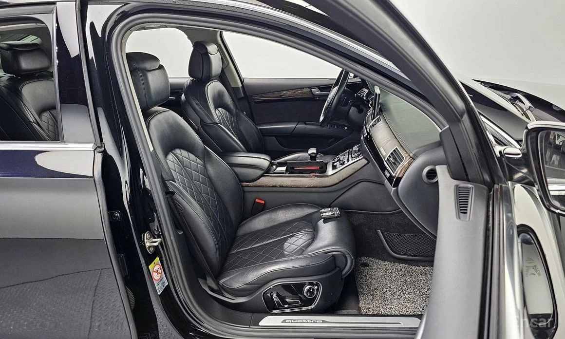Audi A8, снимка 12 - Автомобили и джипове - 53760353