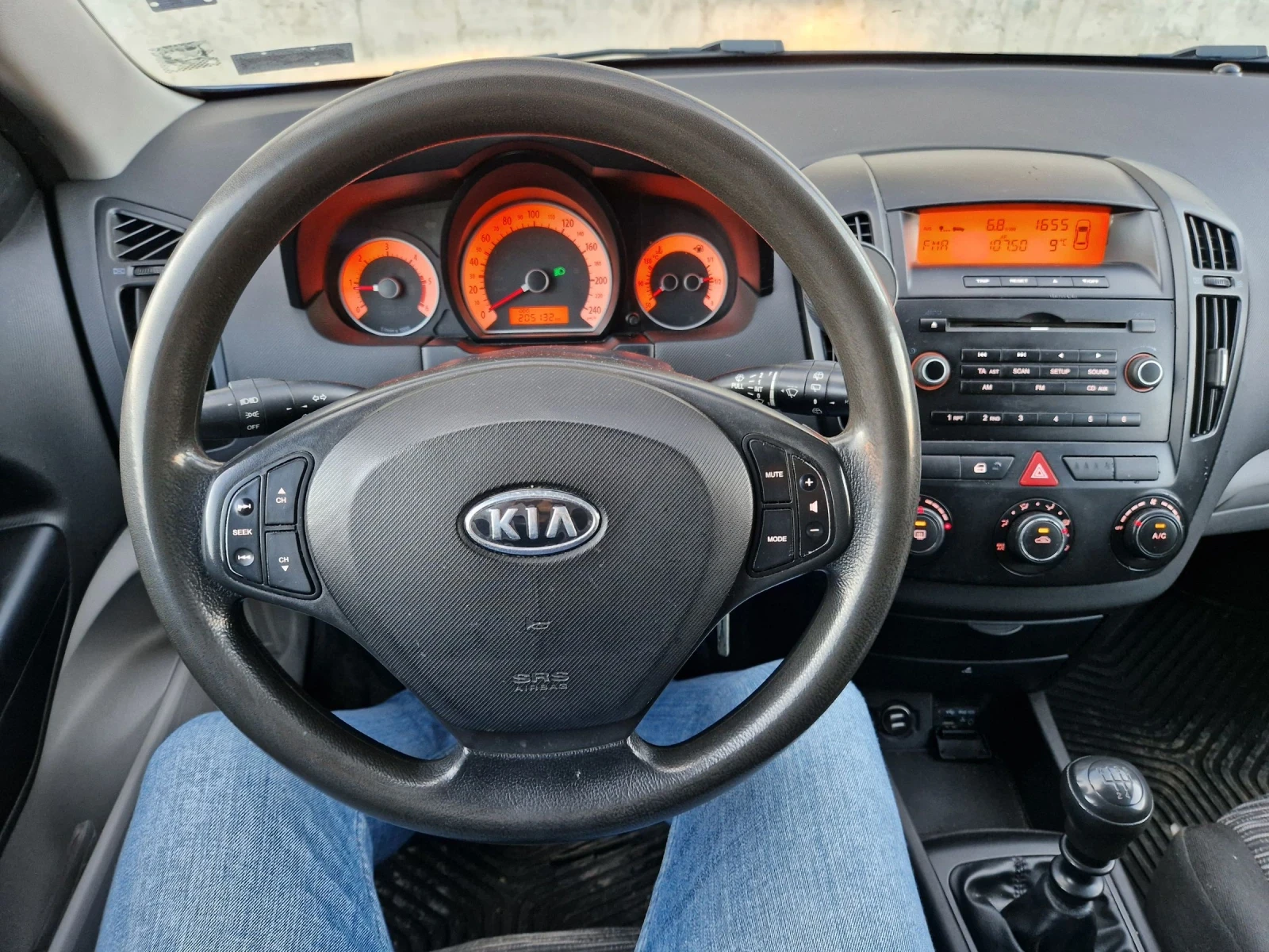 Kia Ceed 1.6 CRDI, снимка 7 - Автомобили и джипове - 53838735