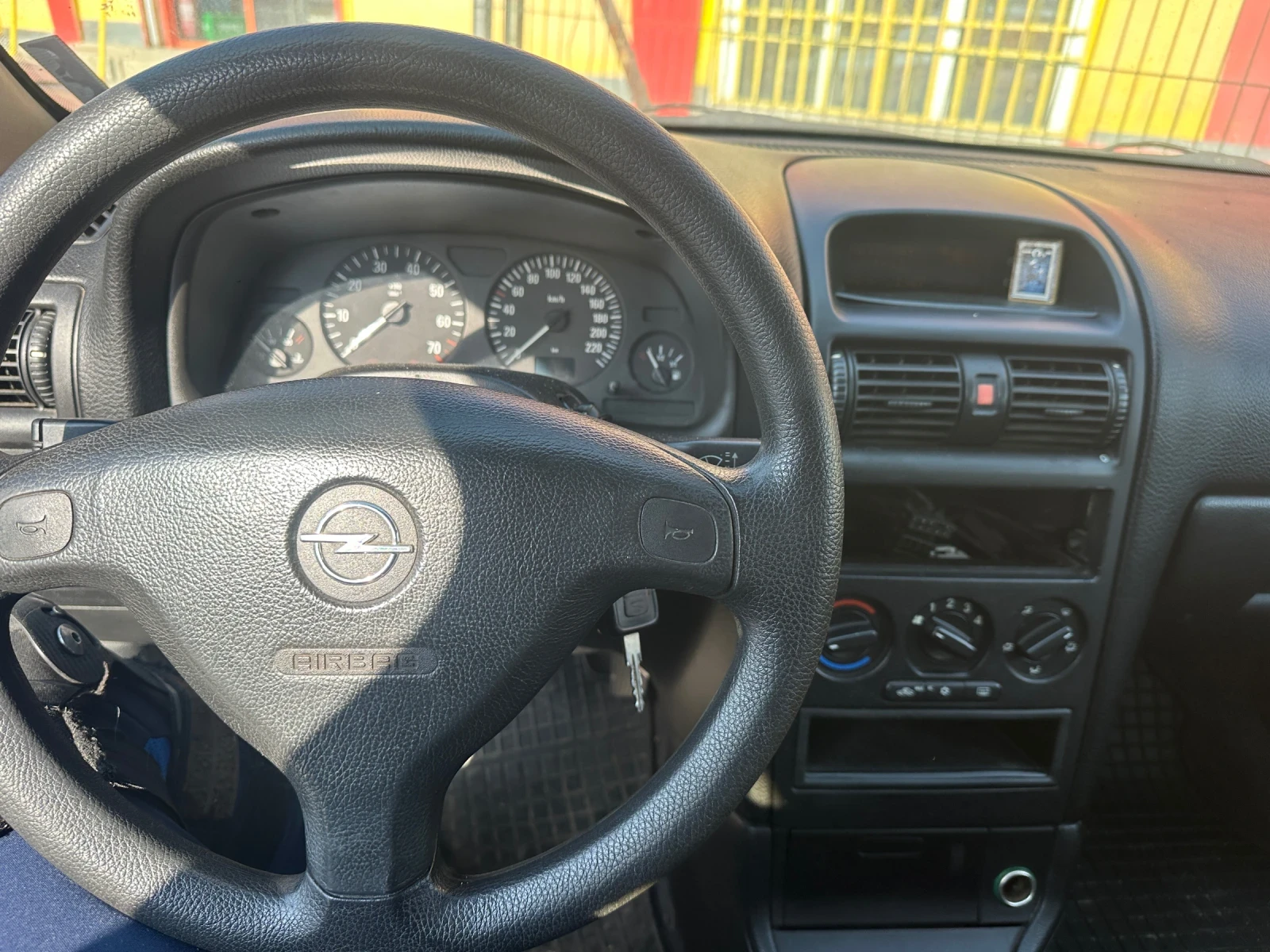 Opel Astra 1.6, снимка 4 - Автомобили и джипове - 53857032