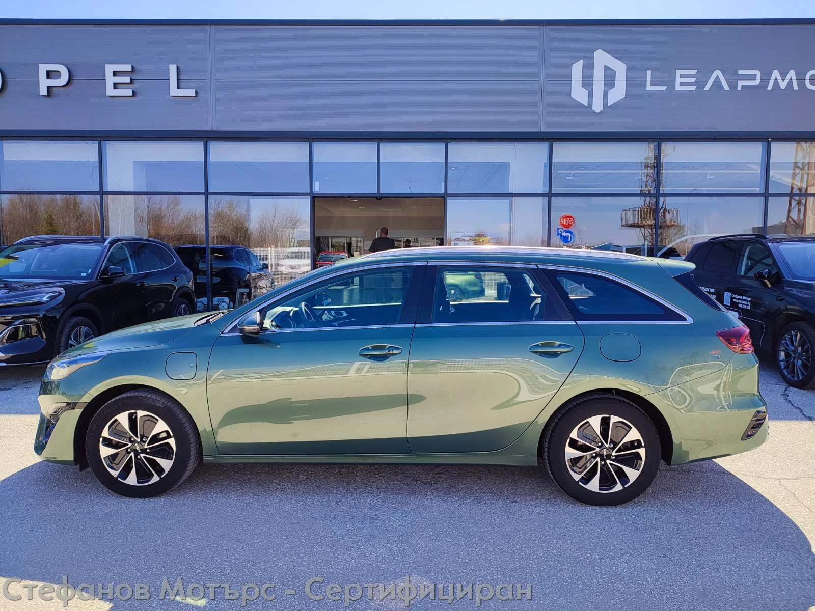 Kia Ceed Vision 1.6 GDI Plug-in-Hybrid (141hp) AT6, снимка 4 - Автомобили и джипове - 54122370