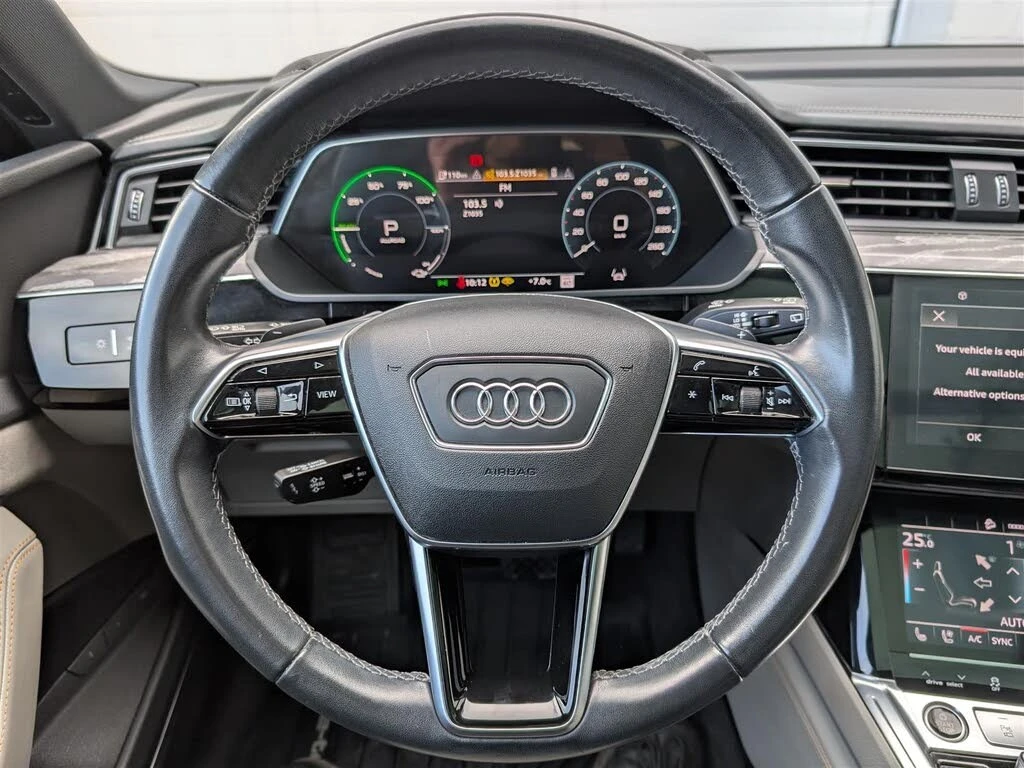 Audi E-Tron TECHNIK* QUATTRO* АвтоКредит* (ЦЕНА ДО БГ), снимка 10 - Автомобили и джипове - 54127972