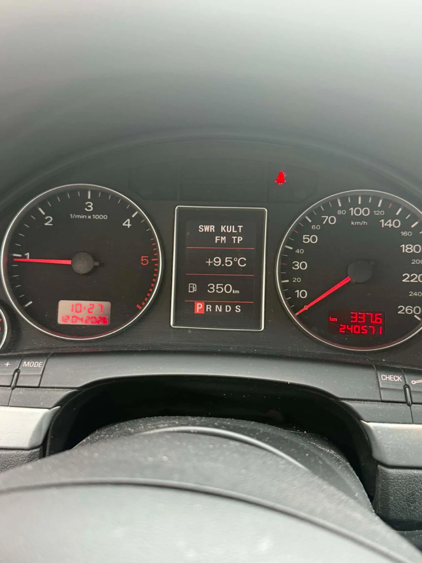 Audi A4 2.0тди, снимка 11 - Автомобили и джипове - 54175520
