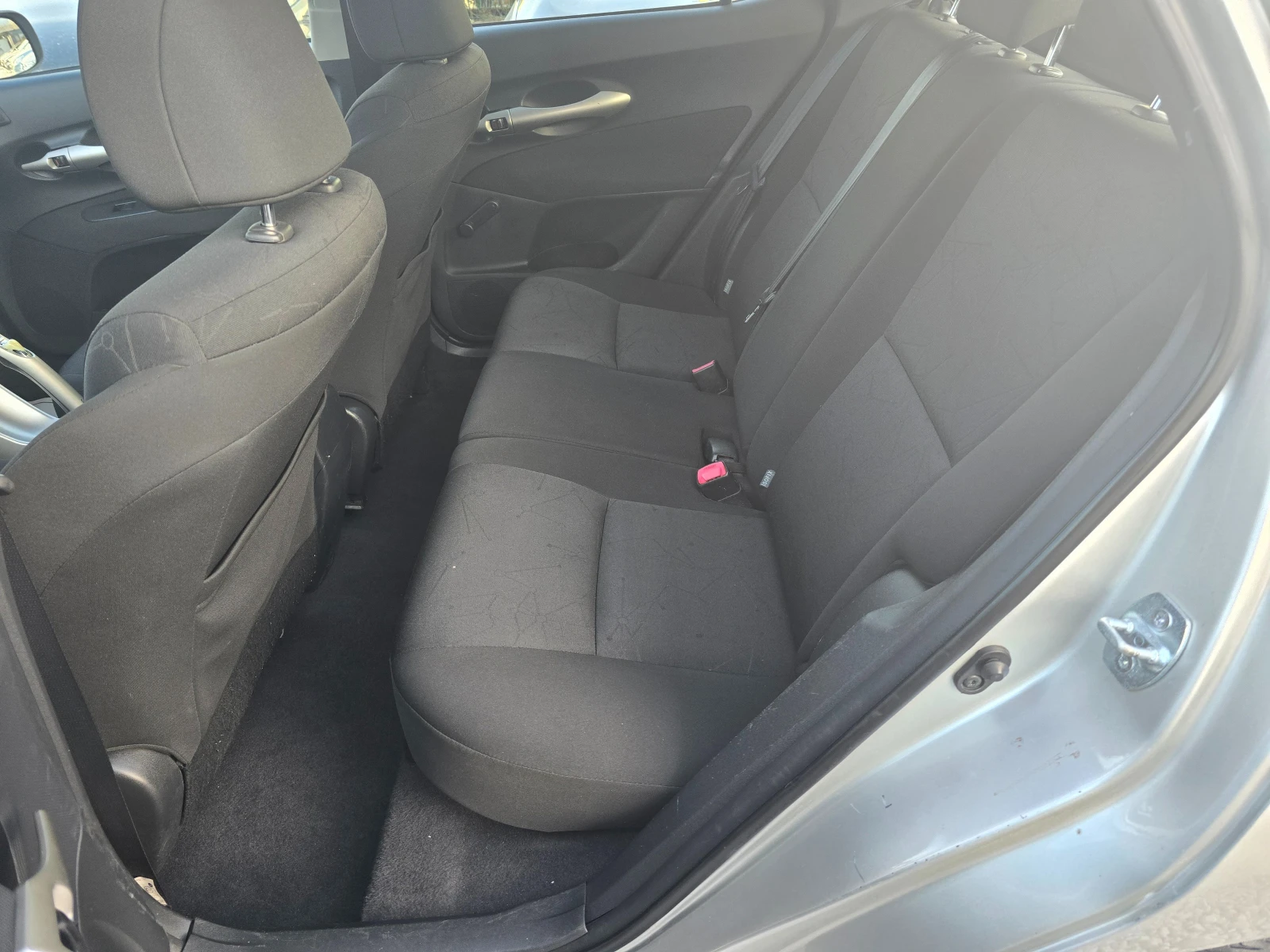 Toyota Auris 1.4VVTI /133000KM!!/, снимка 13 - Автомобили и джипове - 54195167