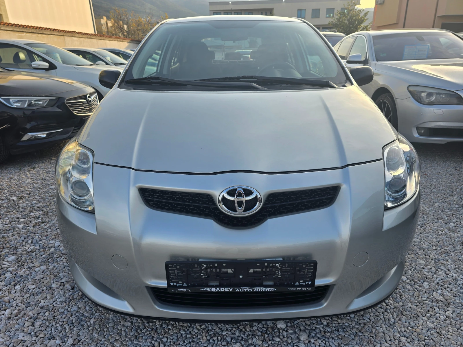 Toyota Auris 1.4VVTI /133000KM!!/, снимка 6 - Автомобили и джипове - 54195167