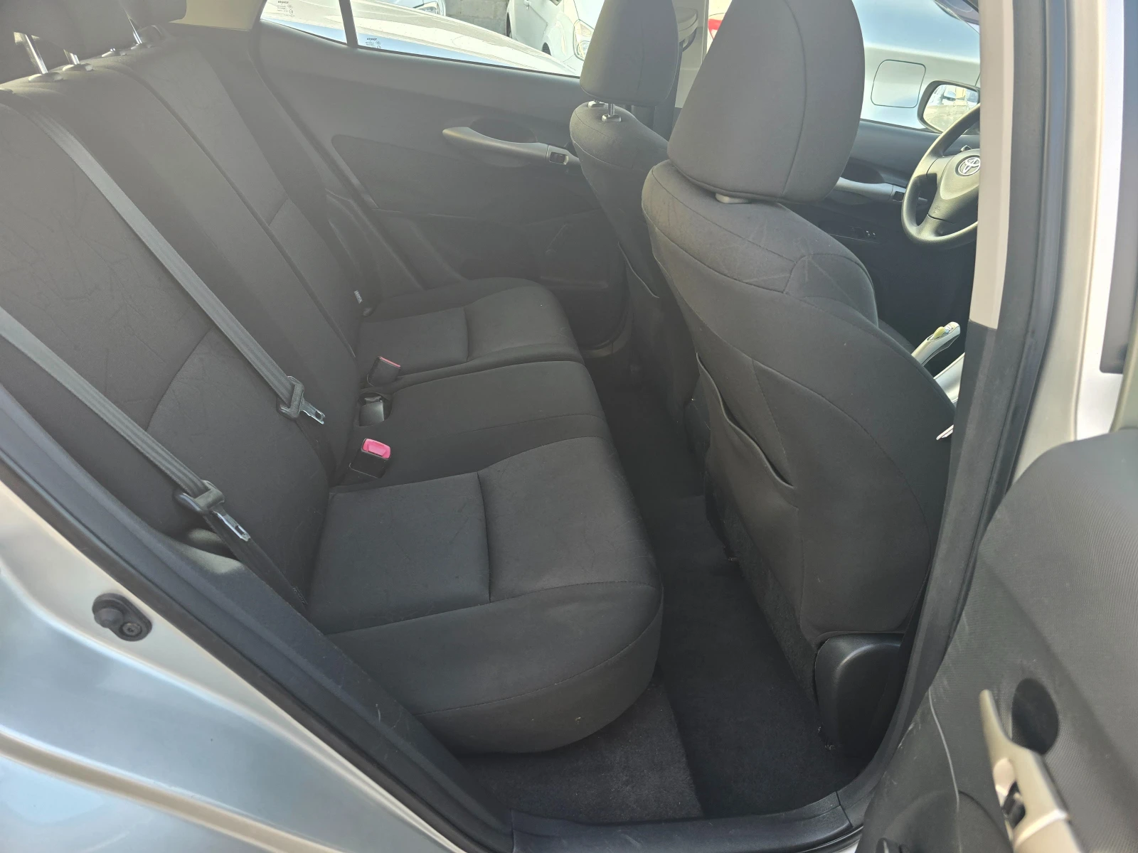 Toyota Auris 1.4VVTI /133000KM!!/, снимка 12 - Автомобили и джипове - 54195167