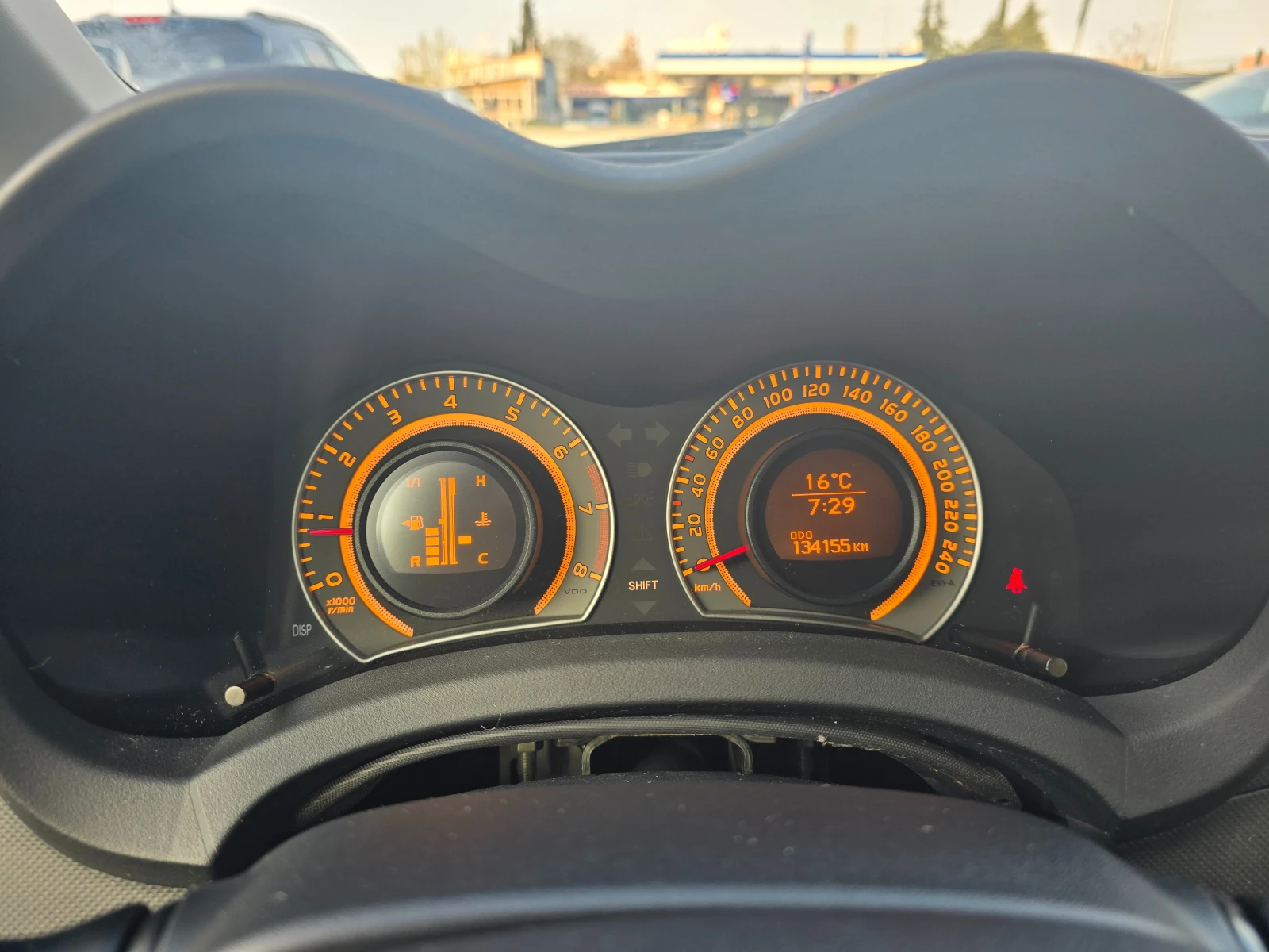 Toyota Auris 1.4VVTI /133000KM!!/, снимка 11 - Автомобили и джипове - 54195167