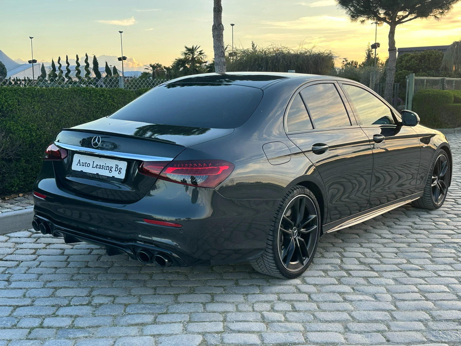 Mercedes-Benz E 63 AMG PANO* DISTR* BURMESTER* 4MATIC* 360 * MB APPROVED*, снимка 5 - Автомобили и джипове - 54197186