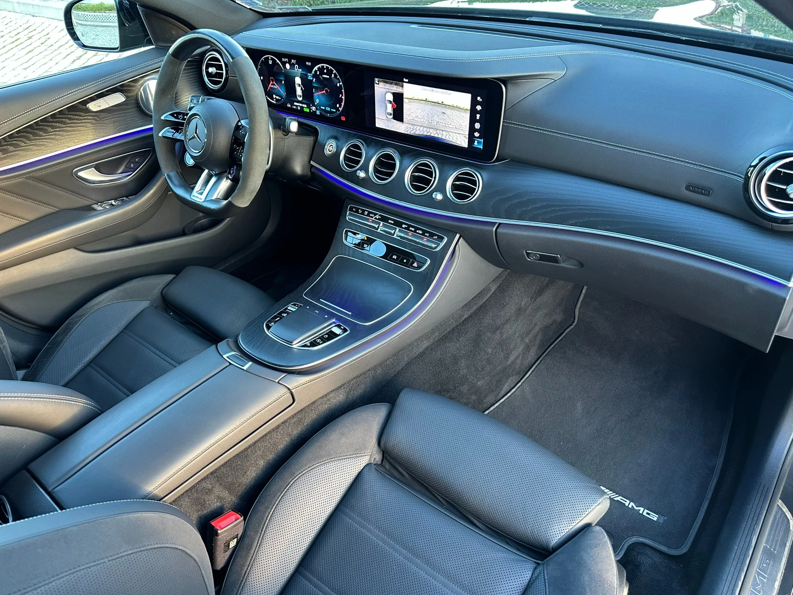 Mercedes-Benz E 63 AMG PANO* DISTR* BURMESTER* 4MATIC* 360 * MB APPROVED*, снимка 15 - Автомобили и джипове - 54197186