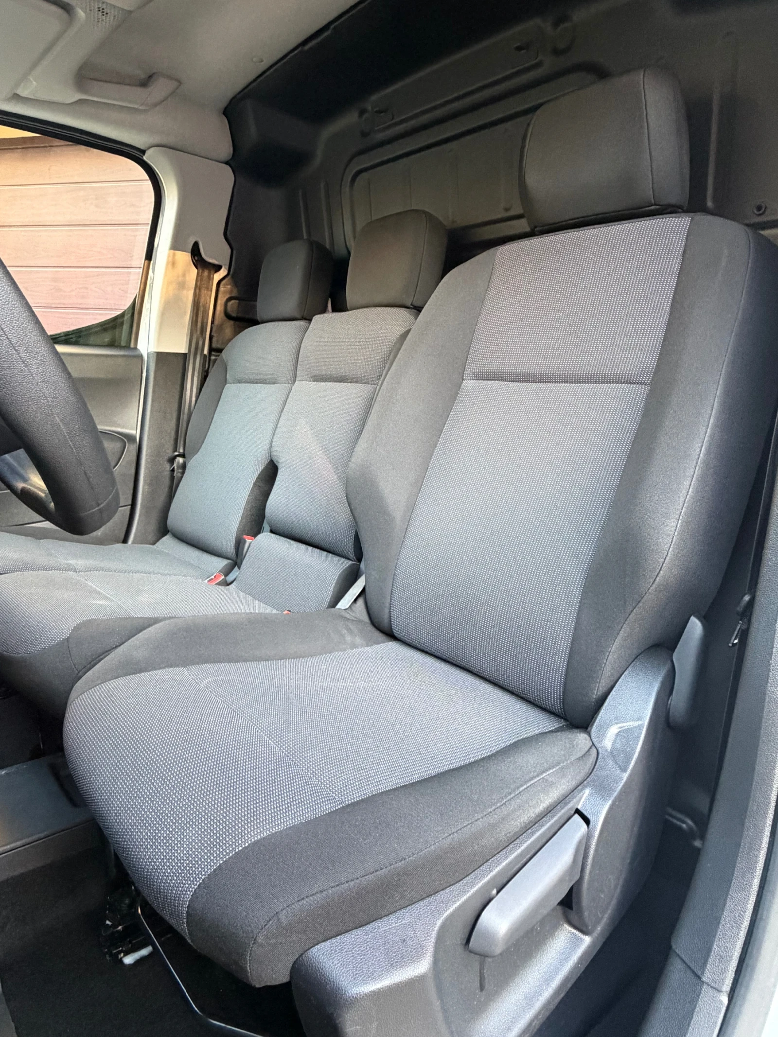 Peugeot Partner 1.5d-102ps-3����� AppleCarPlay \ AndroidAuto | Mobile.bg � ����������� 7