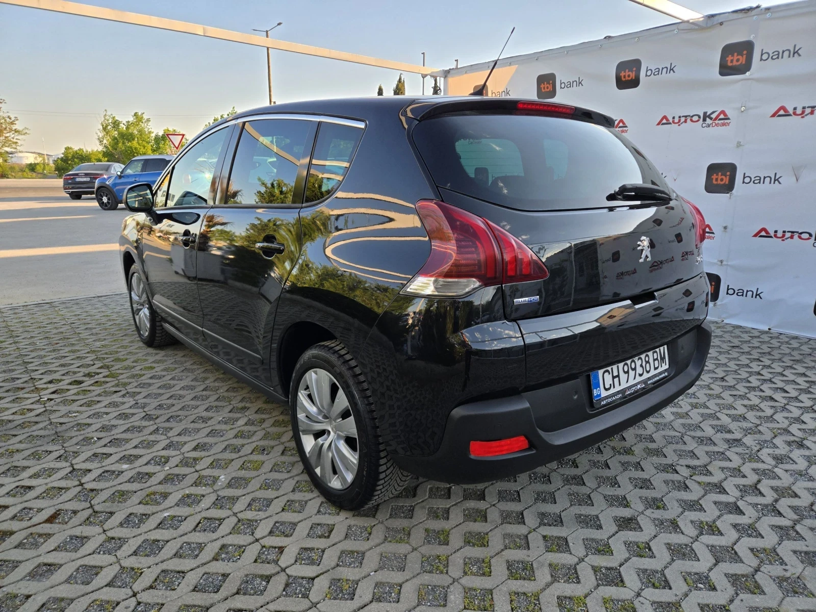 Peugeot 3008 1.6HDI-120кс= АВТОМАТ= FACELIFT= NAVI= ОБСЛУЖЕН, снимка 5 - Автомобили и джипове - 54430572