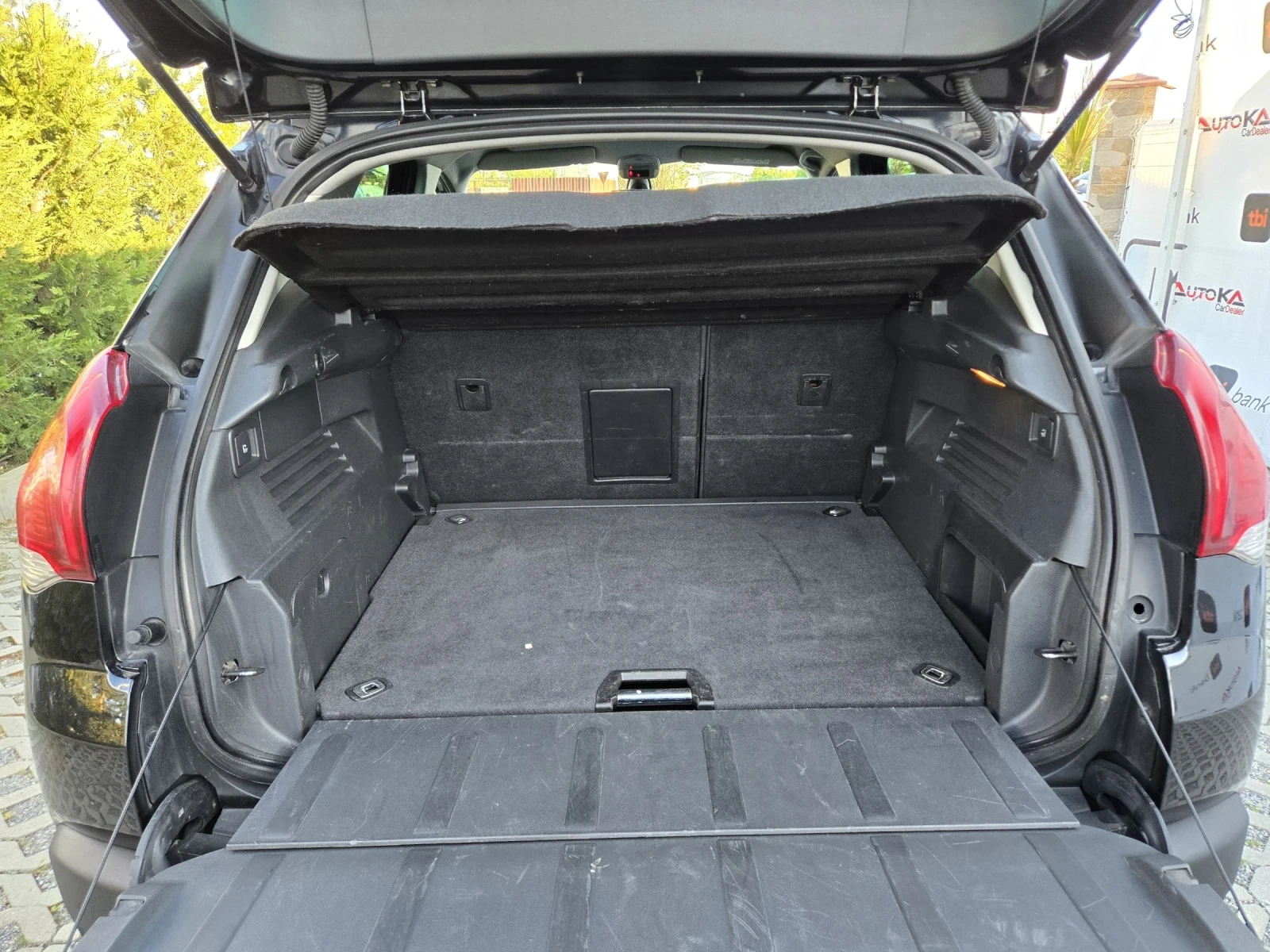 Peugeot 3008 1.6HDI-120кс= АВТОМАТ= FACELIFT= NAVI= ОБСЛУЖЕН, снимка 10 - Автомобили и джипове - 54430572