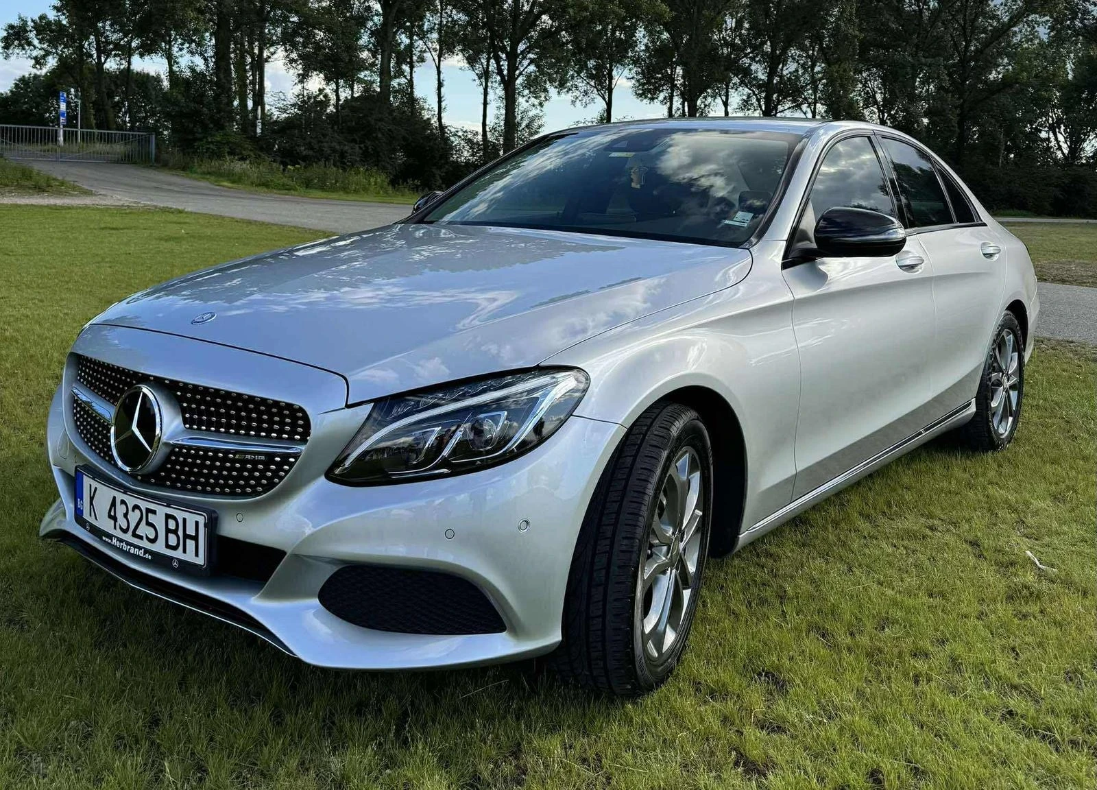 Mercedes-Benz C 180, снимка 3 - Автомобили и джипове - 54838712