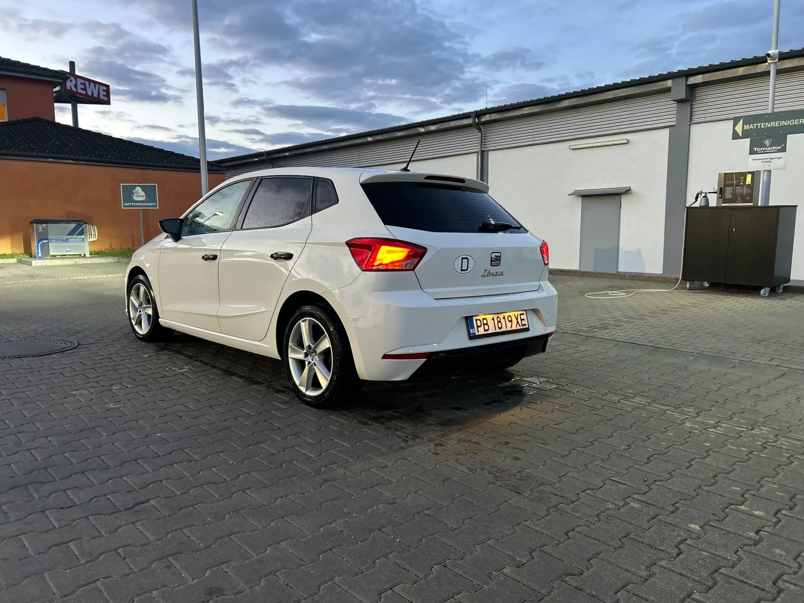 Seat Ibiza 1.6 TDI, снимка 4 - Автомобили и джипове - 54934004