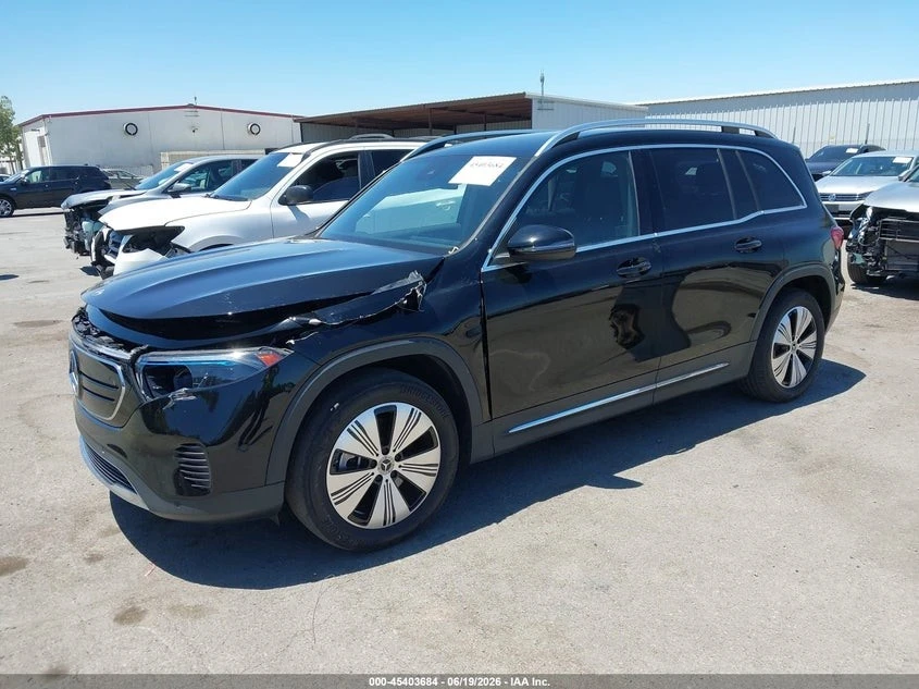 Mercedes-Benz EQB 300* 4MATIC* ПОДГРЕВ* 360* КАМЕРА* HUD* , снимка 2 - Автомобили и джипове - 55647037