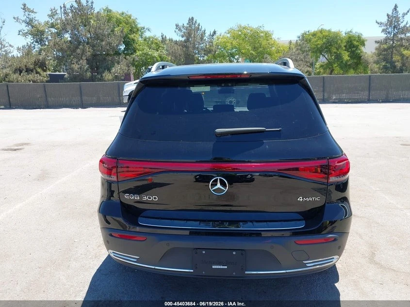 Mercedes-Benz EQB 300* 4MATIC* ПОДГРЕВ* 360* КАМЕРА* HUD* , снимка 8 - Автомобили и джипове - 55647037