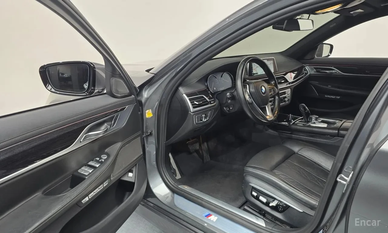 BMW 740 * 740Li xDrive M Sport Package * ЦЕНА ДО БГ, снимка 10 - Автомобили и джипове - 55872199